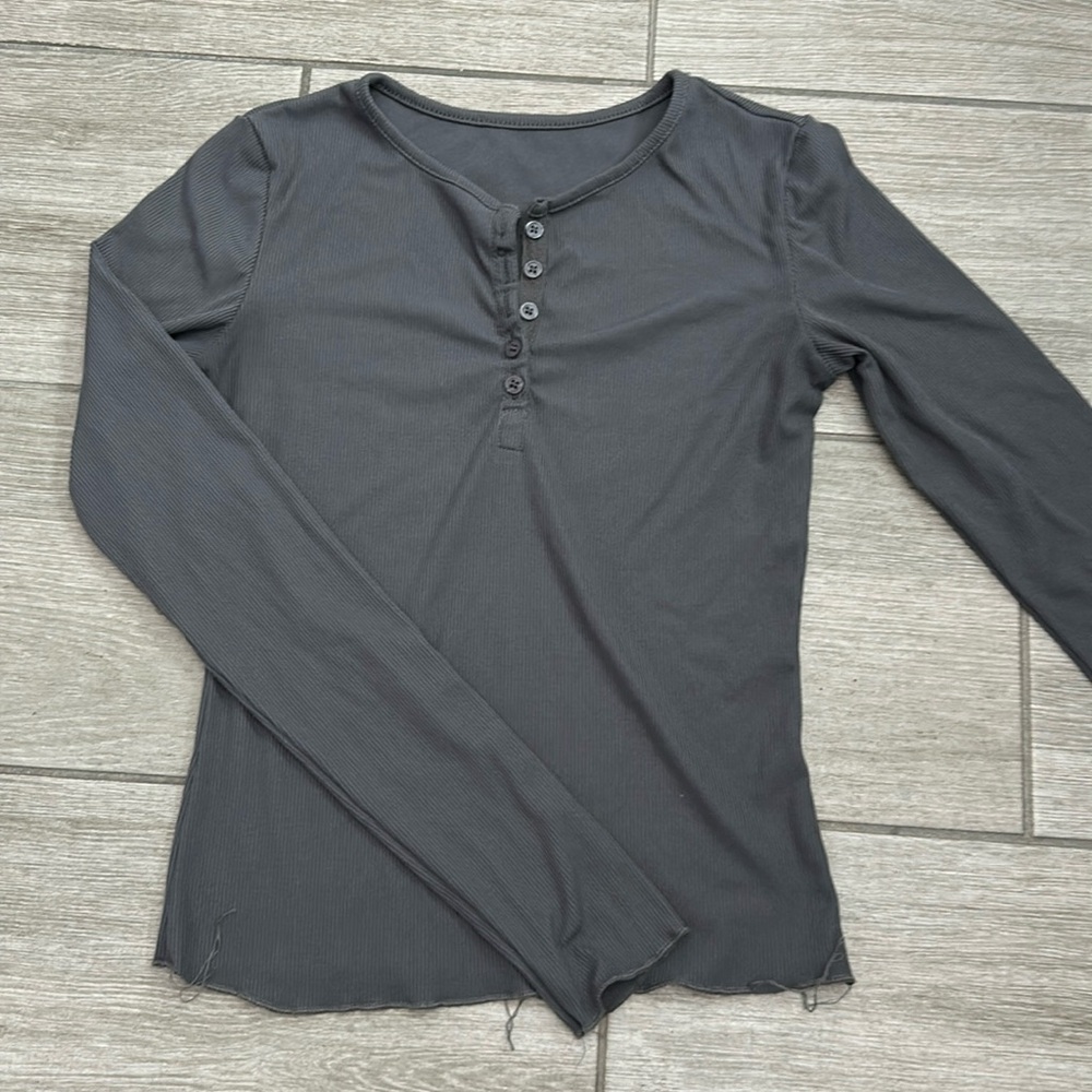 Womans grey lightweight shirt